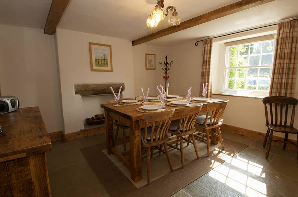 Photo of the dinning room with 6 person table